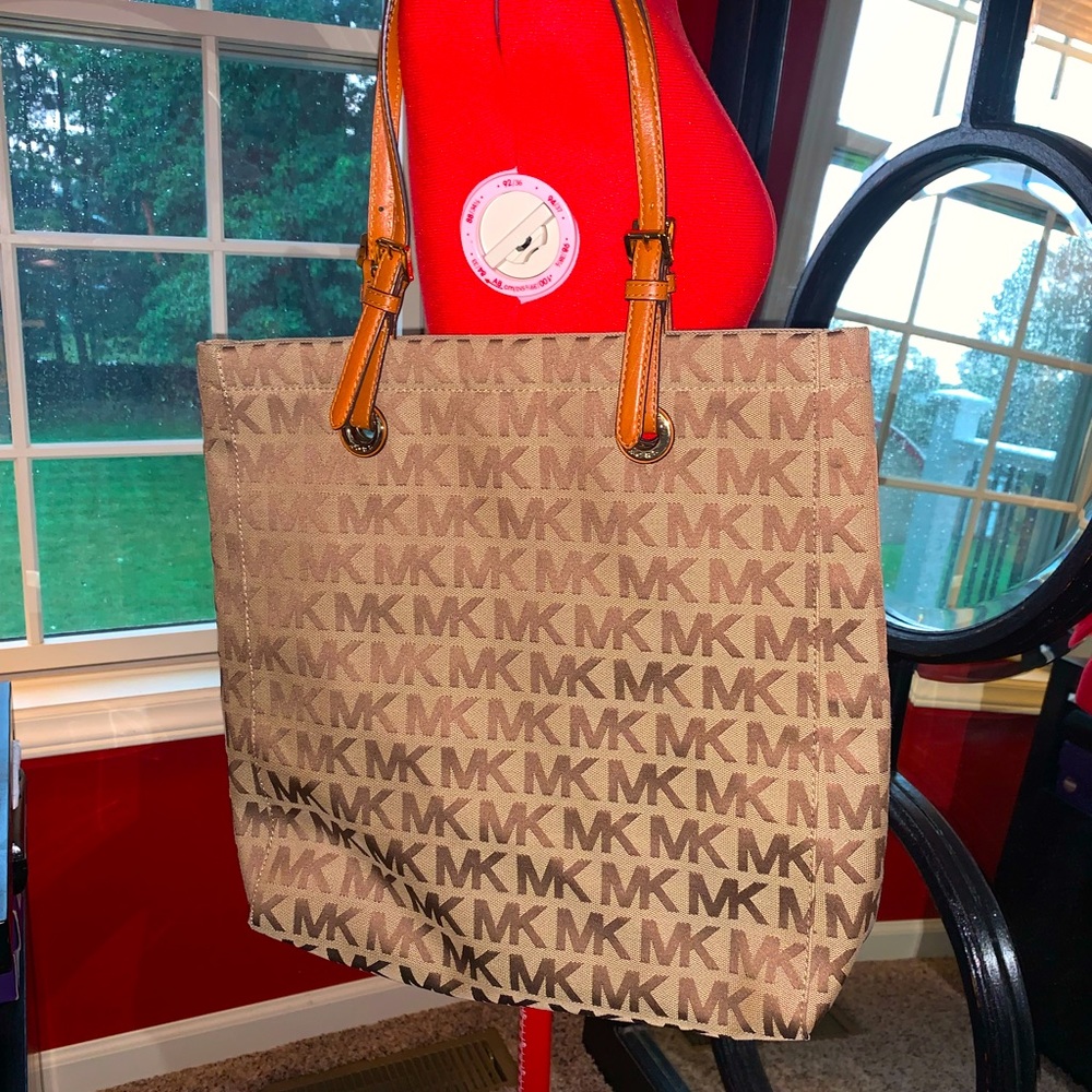 Michael Kors purse